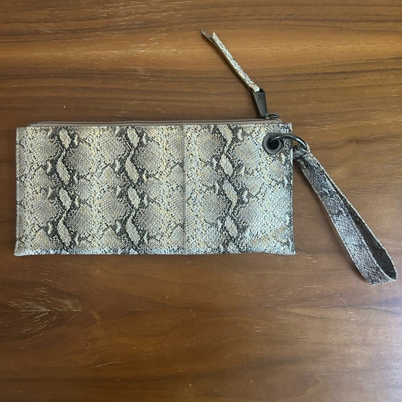 HOBO Vida Wristlet Wallet Pouch in a Glam Snake Print - Picture 3 of 8